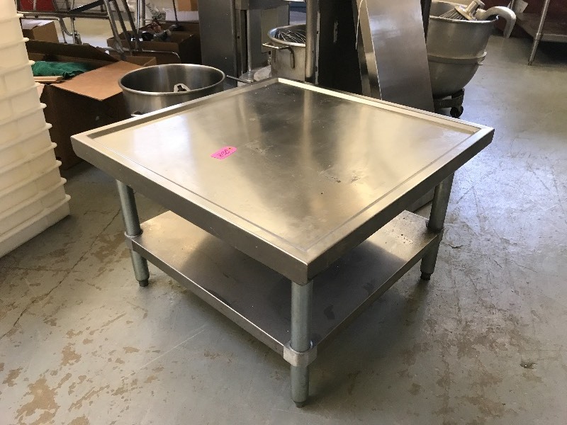 lot 228 image: STAINLESS STEEL PREP LOT