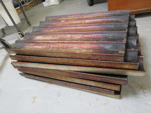 lot 235 image: 9 BAGUETTE PANS