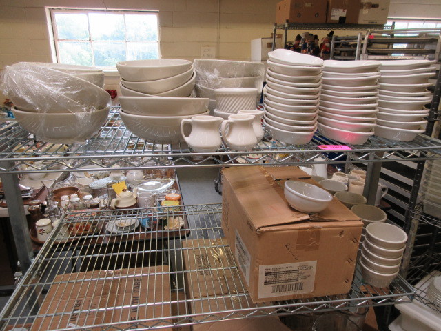 lot 242 image: PORCELAIN DISHES