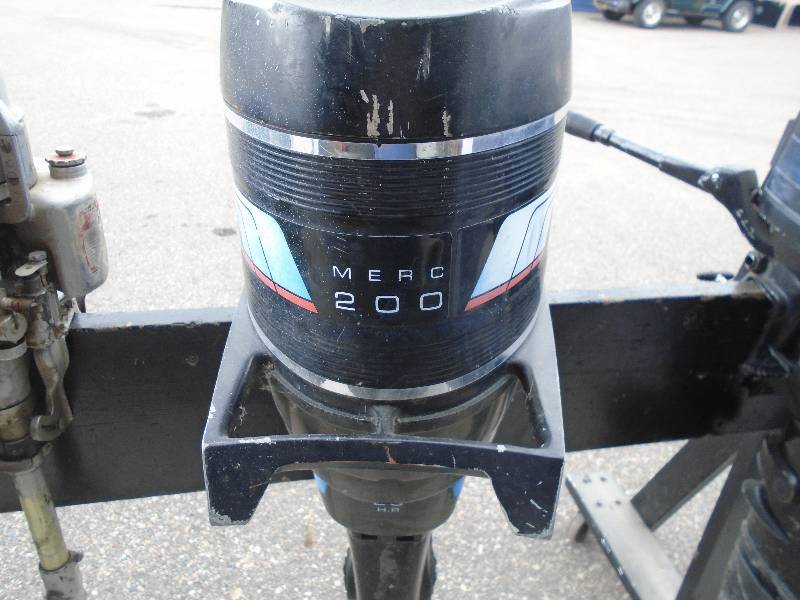 lot 6 image: Mercury 20 HP Outboard Motor