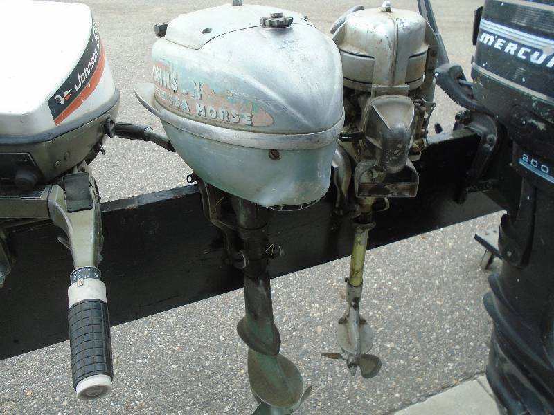 lot 9 image: Johnson Sea Horse Outboard Motor