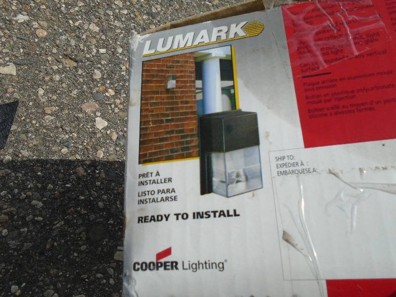 Lumark Powerful High Pressure Sodium Wall Pack