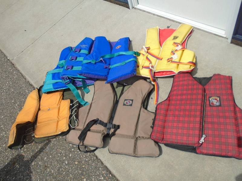 Stearns adult life vests