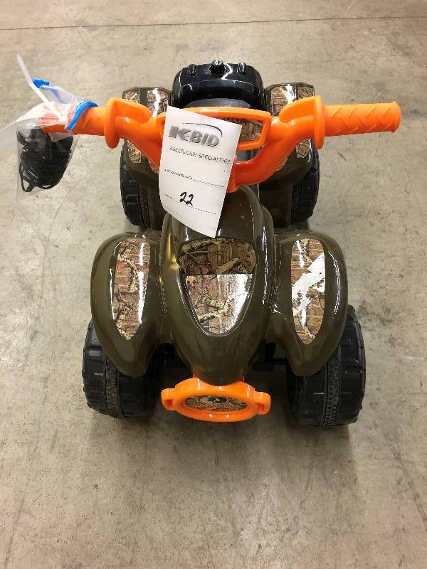 lot 43 image: NEW 6 Volt Camo Quad Power Wheel