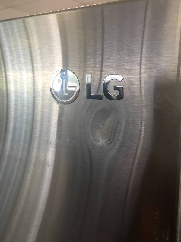 lot 8 image: NEW--SCRATCH AND DENT LG 29.7 cu. ft. French Door Refrigerator with Door-in-Door and CustomChill Drawer in Stainless Steel--MODEL#LMXS30776S