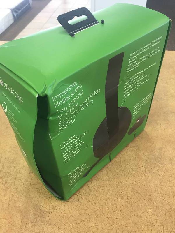 lot 60 image: NEW DAMAGED BOX, xbox one stereo headset