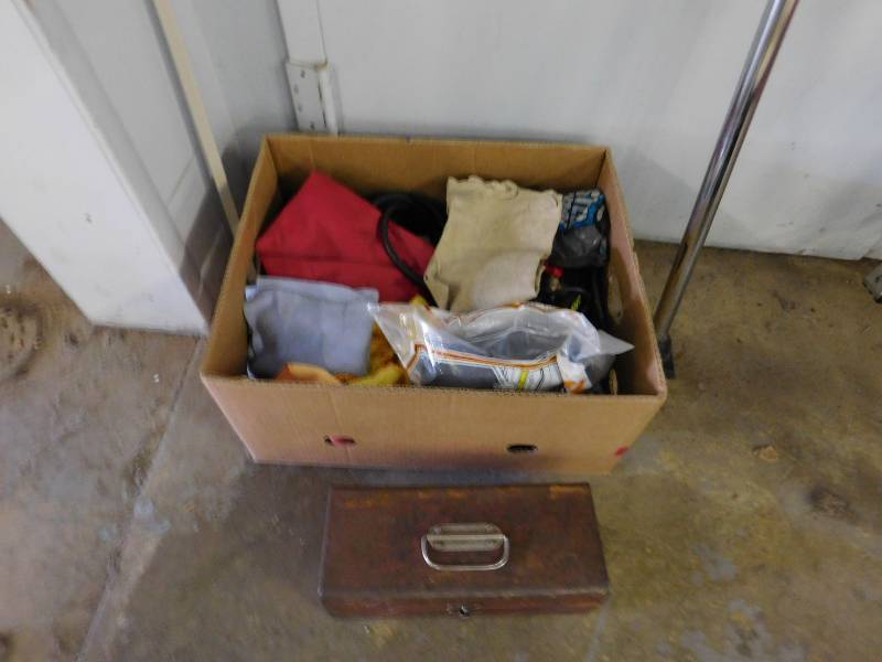 lot 7 image: Misc. Box of Garage Items