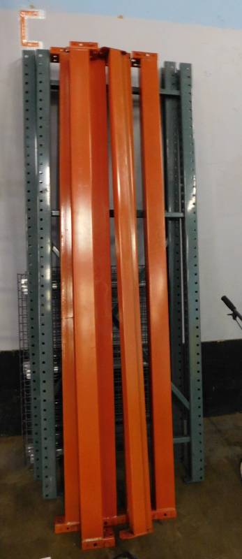 lot 11 image: Teardrop Pallet Racking
