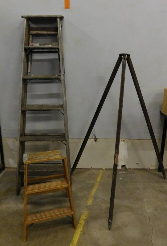 lot 58 image: Vintage Wood Surveying Tripod & Ladders