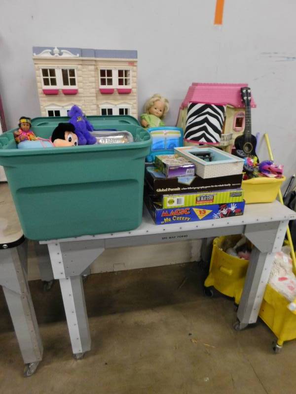 lot 72 image: Large Lot of Toys