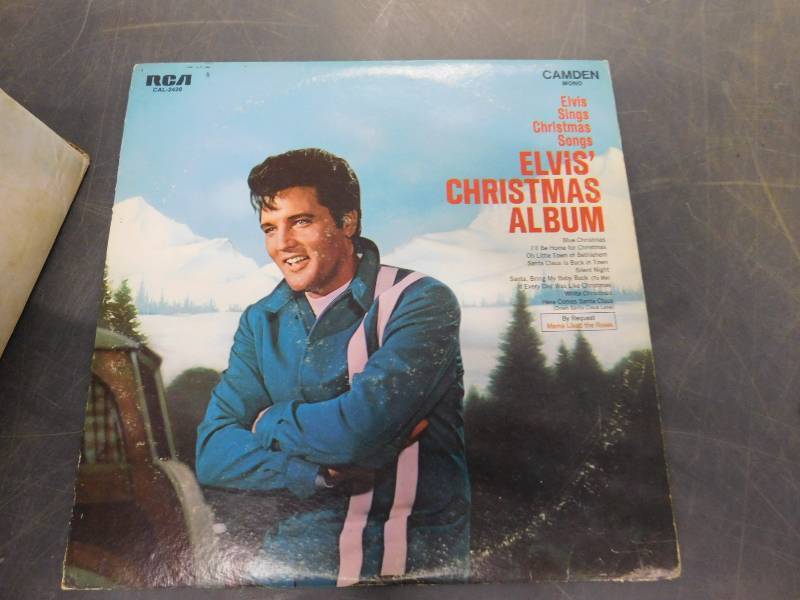 lot 86 image: Christmas Albums