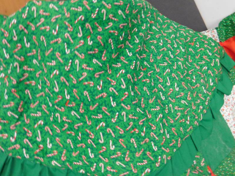 lot 104 image: Handmade Reversible Christmas Tree Skirt