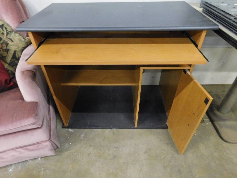 lot 106 image: Student Desk