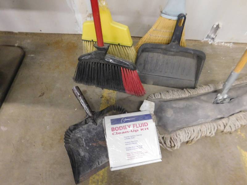 lot 108 image: Misc. Lot of Cleaning Supplies