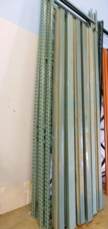 lot 110 image: Teardrop Pallet Racking #1