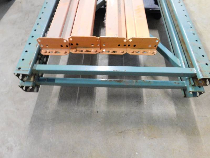 lot 117 image: Teardrop Pallet Racking #4