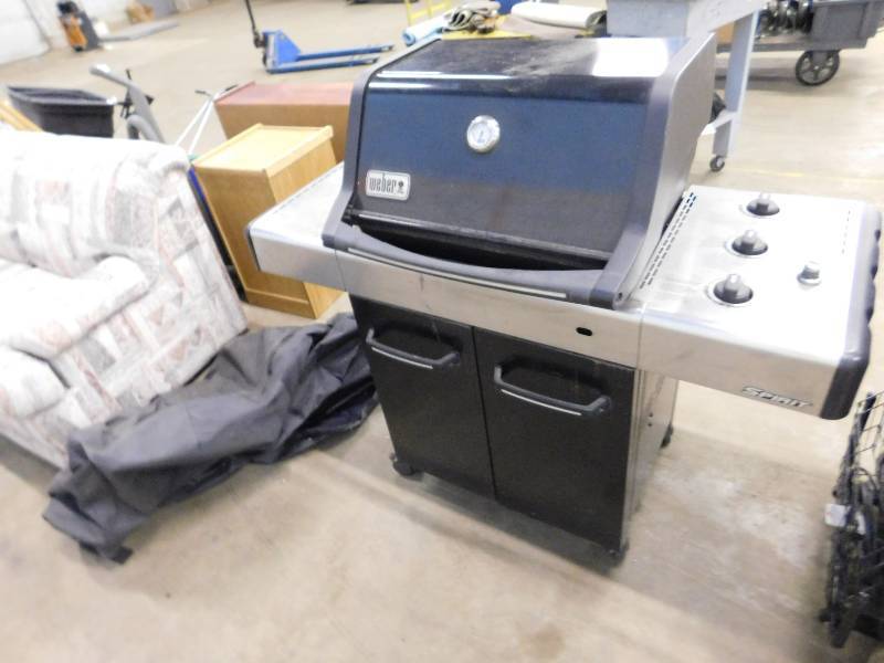 lot 129 image: Weber Spirit Propane Grill with Cover