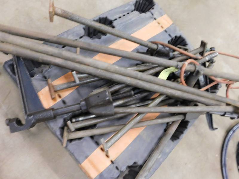 lot 133 image: 9 Pneumatic Bar Feeder for Metal Lathe with 2 Support Stands, Approx. 1# Round Capacity