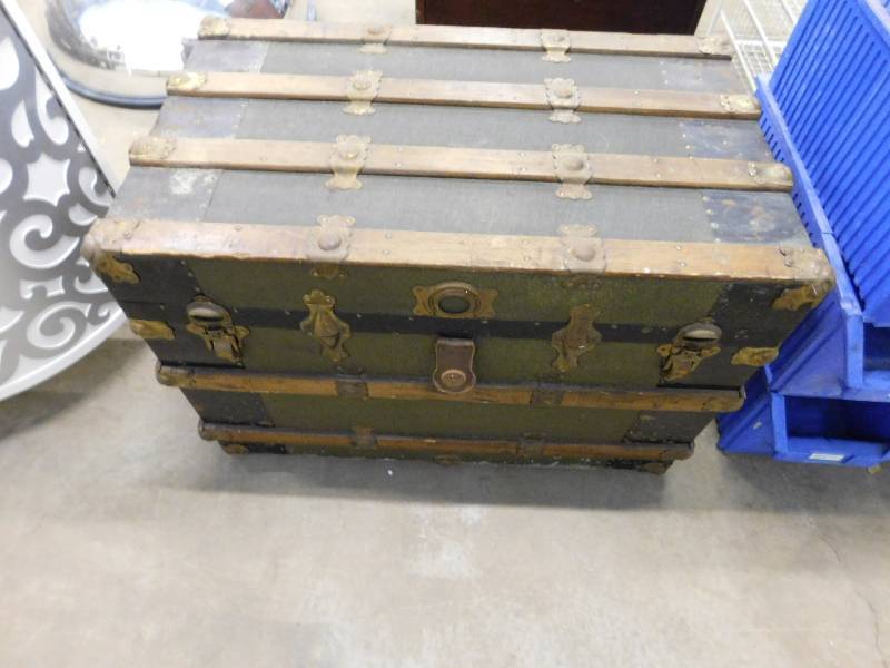 lot 136 image: Vintage Storage Chest - 32(w) x 22(h) x 19(d)
