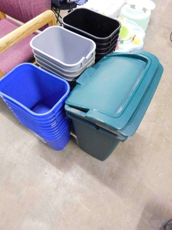 lot 156 image: Garbage Bins
