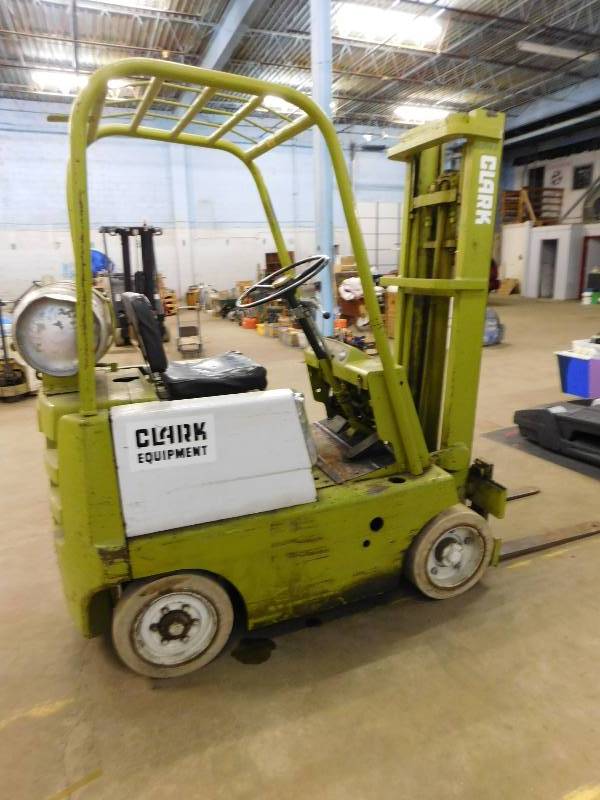 lot 2 image: 3000lb Clark Forklift