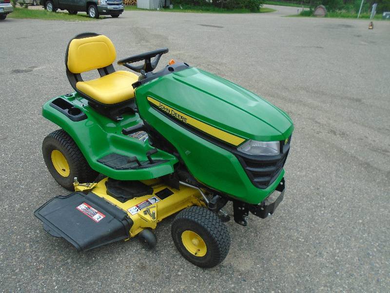 John Deere Riding Lawn Mower