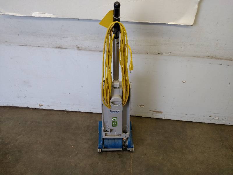 Windsor Sensor Vacuum, Hose is Miss...