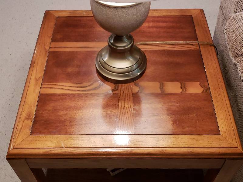 lot 43 image: Oak End Table