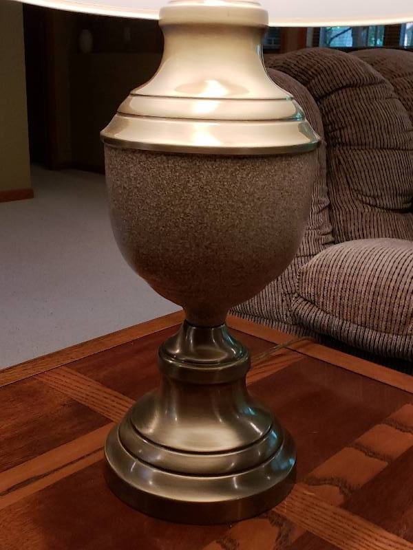 lot 44 image: Table Lamp