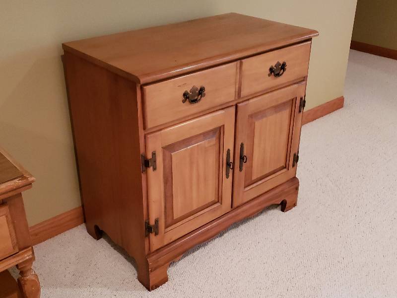 lot 46 image: Fantastic Looking Cabinet