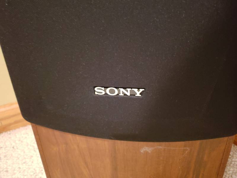 lot 53 image: Pair of Sony SS-U551AV Speakers