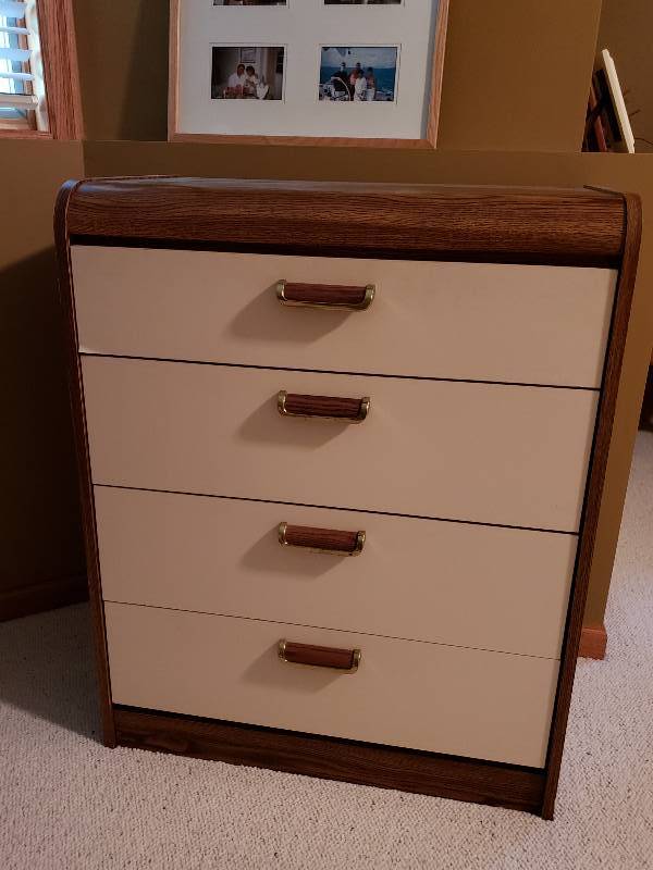 lot 54 image: Set of Matching Desk, Dresser, and Chair Furniture