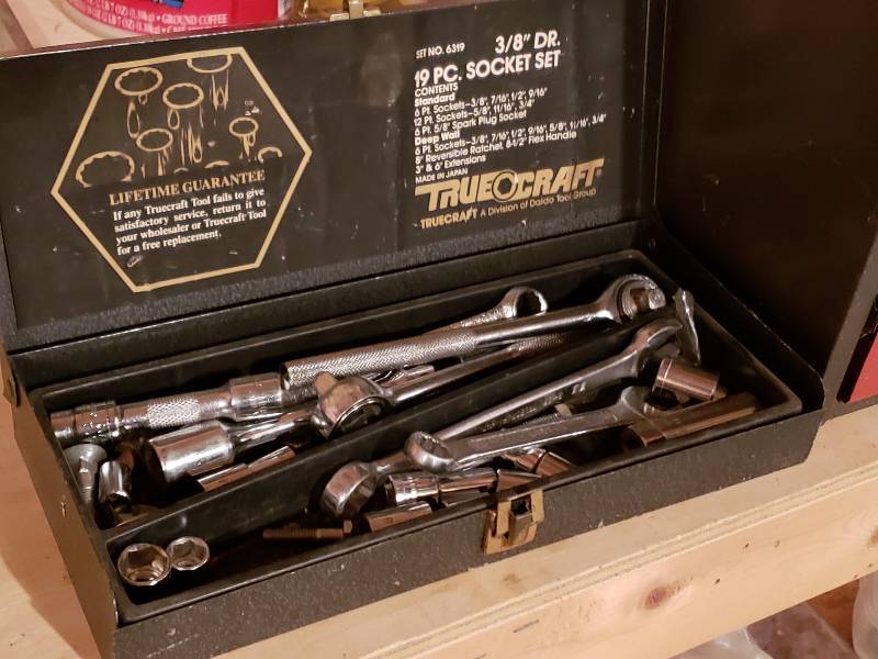 lot 81 image: Test Rite Metal Toolbox  Vintage Socket Set