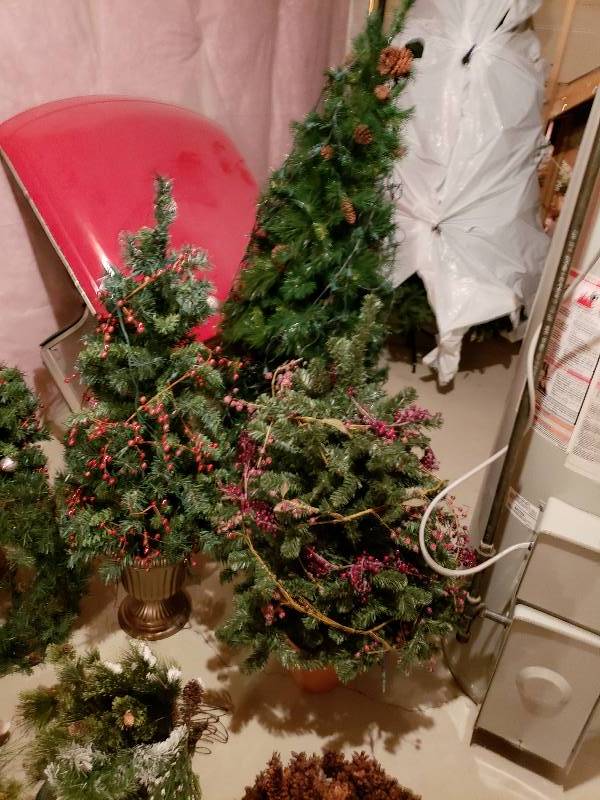 lot 83 image: Large Group of Christmas Trees, Wreaths, etc.