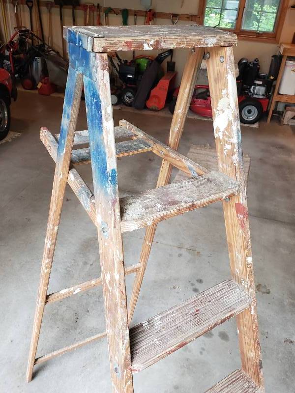 lot 108 image: Wooden Ladder