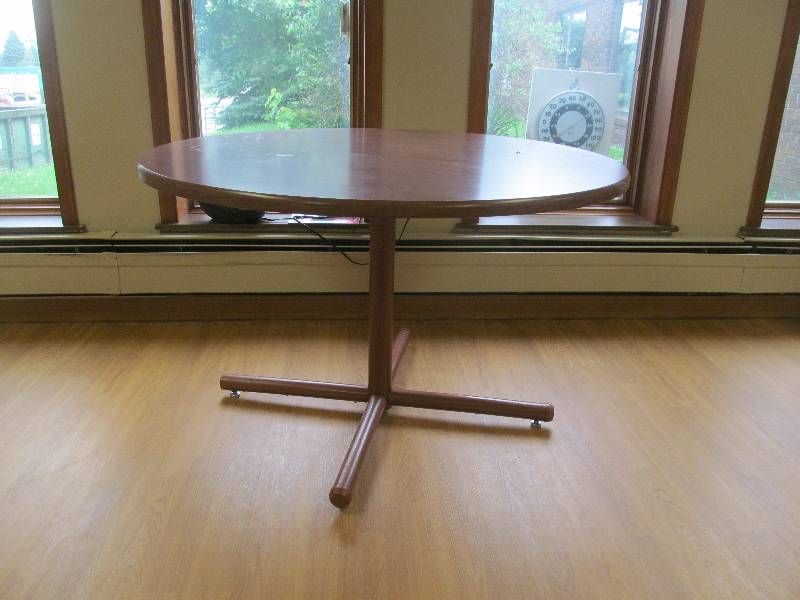 lot 51 image: Dining Room- Round table