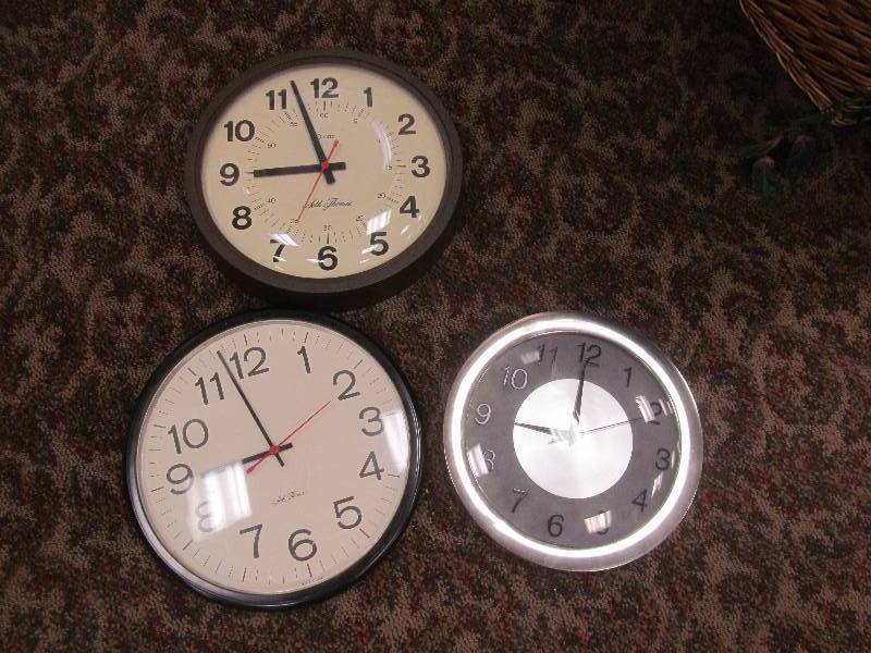 lot 68 image: 3 Wall Clocks