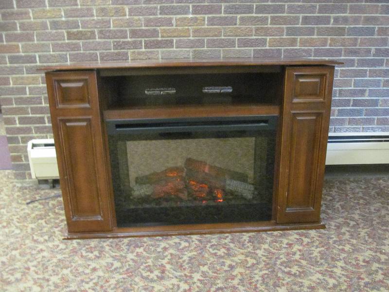 lot 70 image: Electric Fireplace