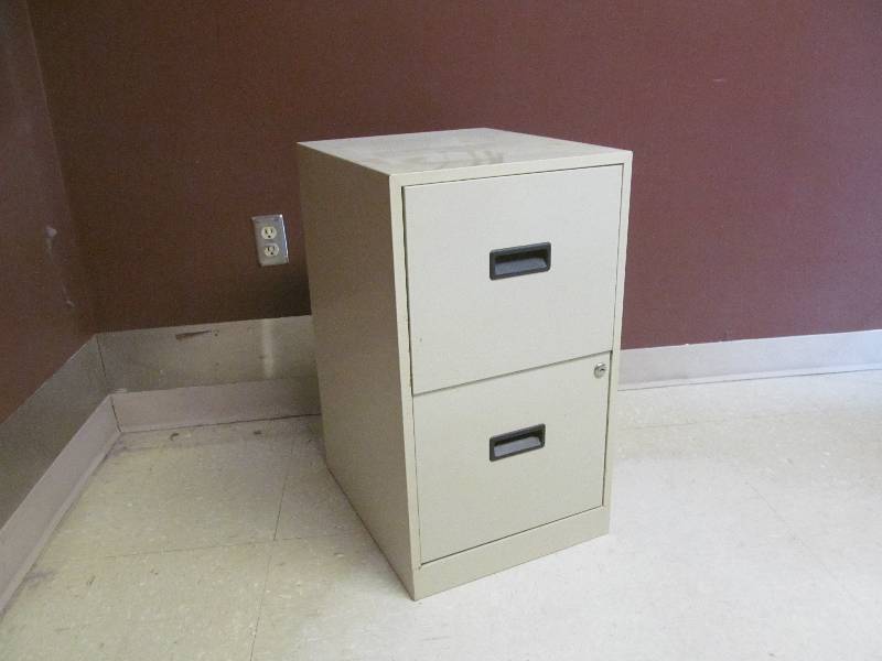 lot 89 image: Metal File Cabinet
