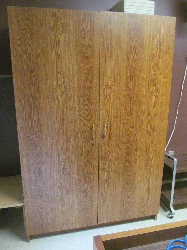 lot 91 image: Wood Cabinet