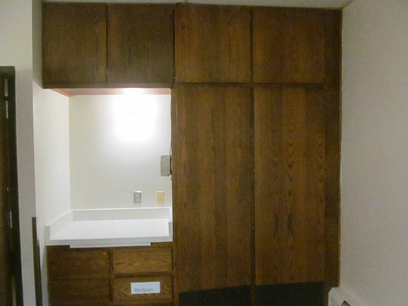 lot 110 image: (Rm 41) Wardrobe cabinets with 6 drawers (100x26x98)