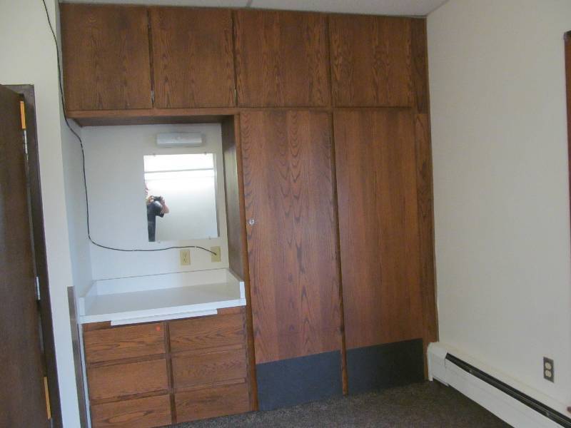 lot 118 image: (Rm 40) Wardrobe Cabinets 6 drawers (100x26x98)