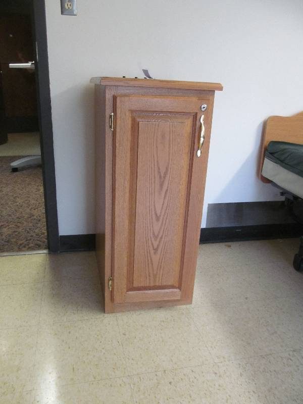 lot 129 image: (Rm 38) Floor Cabinet, (17x22x36)
