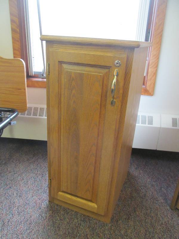 lot 136 image: (Rm 36) Floor Cabinet (17x22x36)