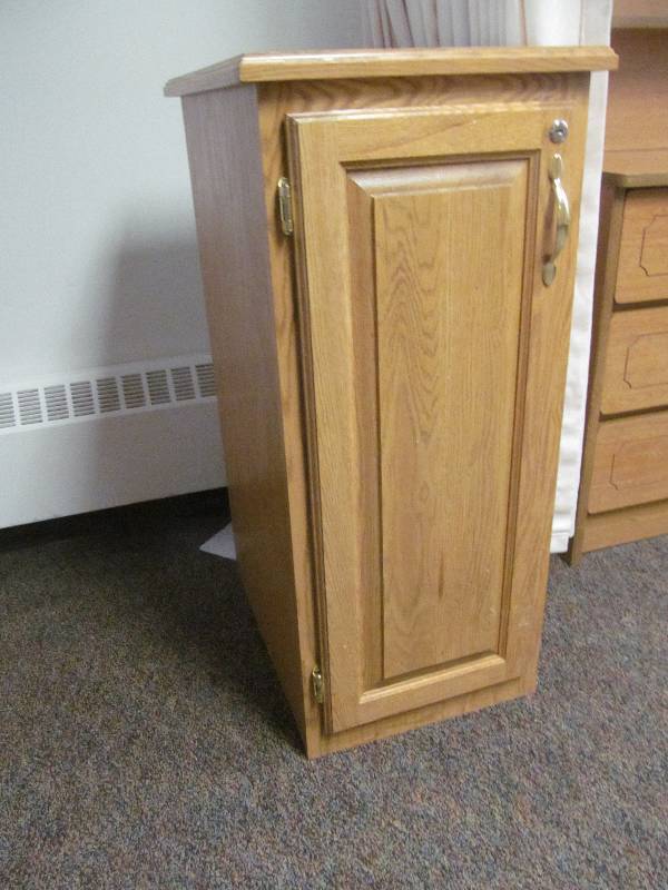 lot 152 image: (Rm 34) Floor Cabinet (17x22x36)
