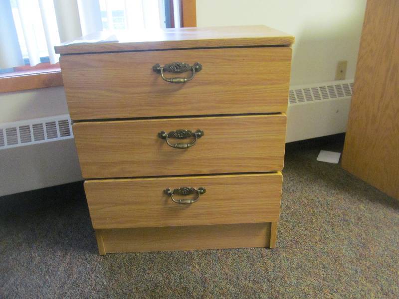 lot 154 image: (Rm 34) 3 Drawer Cabinet (17x31x30)