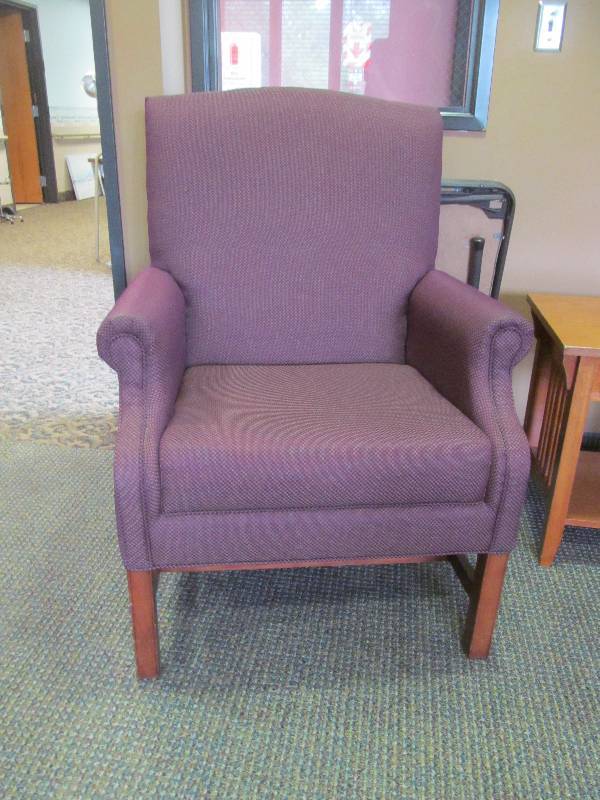 lot 167 image: (Family Room) Upholstered Chair