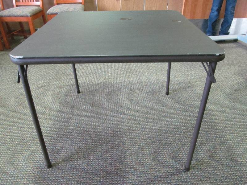 lot 169 image: (Family Room) Card table with 2 folding chairs