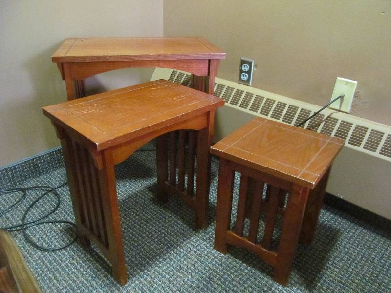 lot 171 image: (Family Room) 3 Stackable table sets