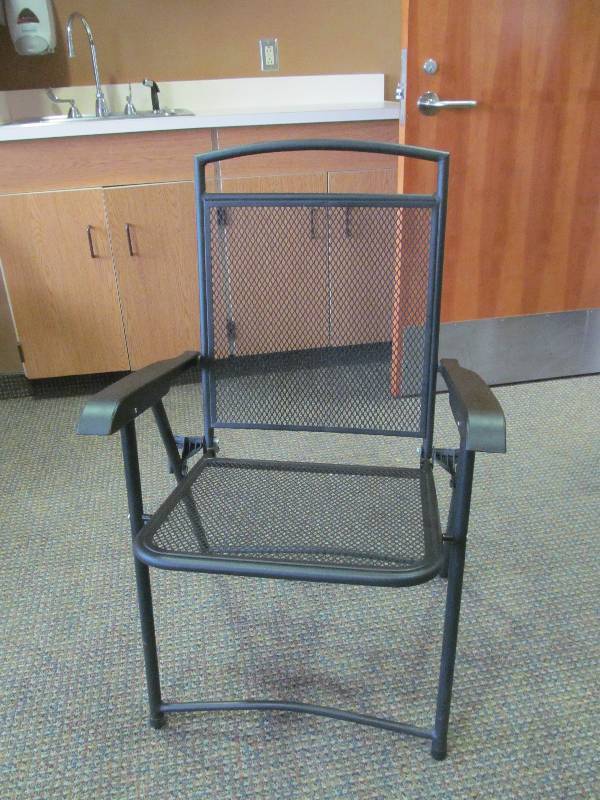 lot 178 image: (Family Room) Mesh metal folding chair